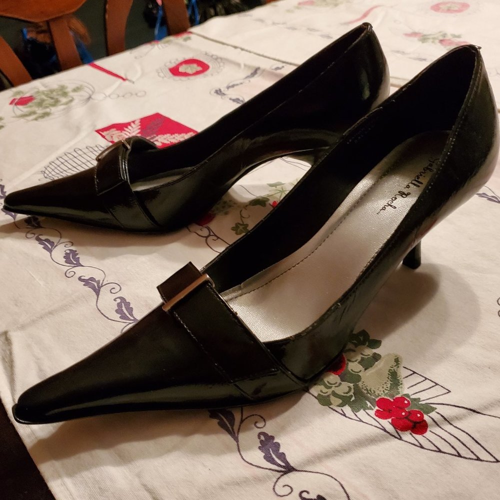 Gabriella Rocha kitten heel pumps